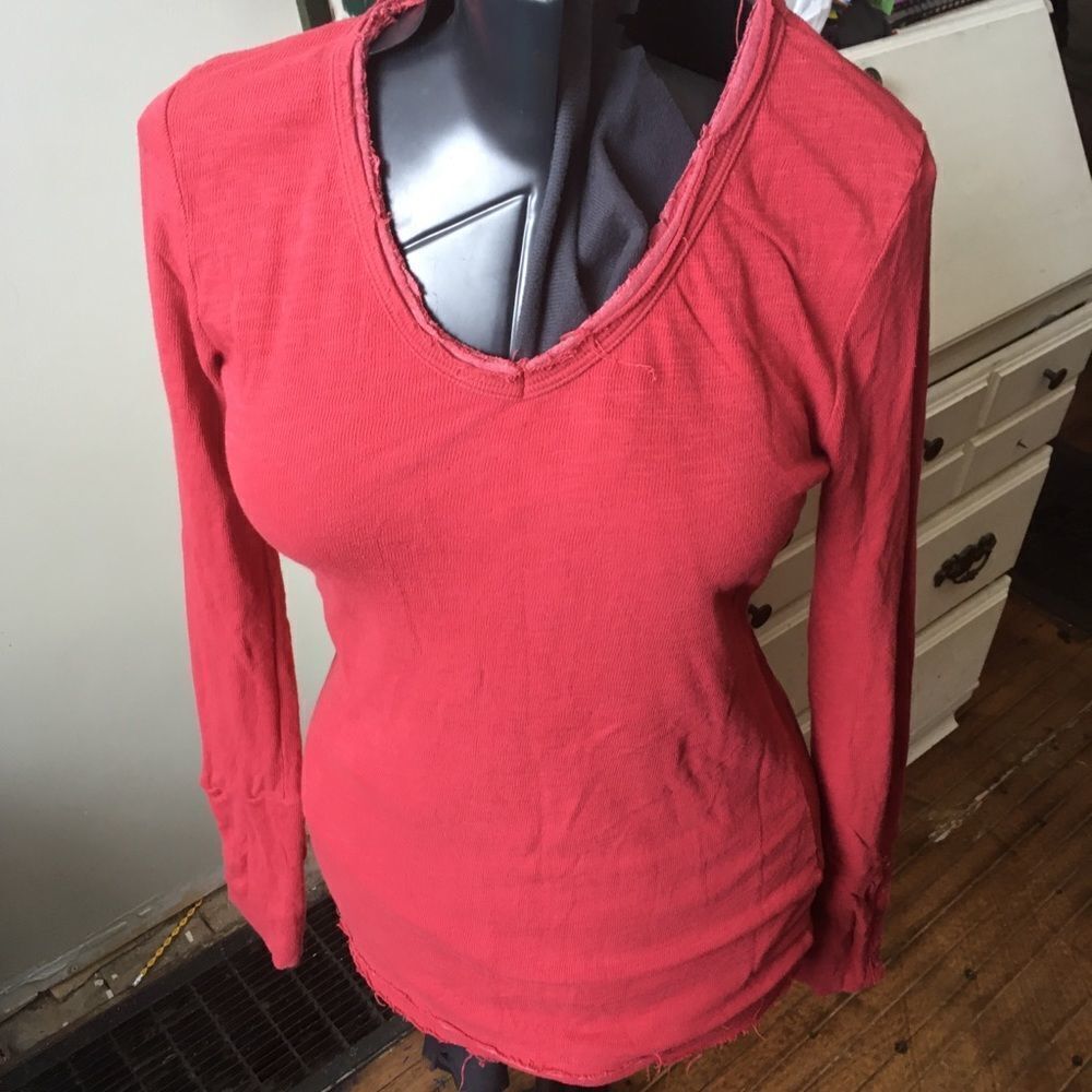 Evereve Braeve thermal style v-neck red shirt